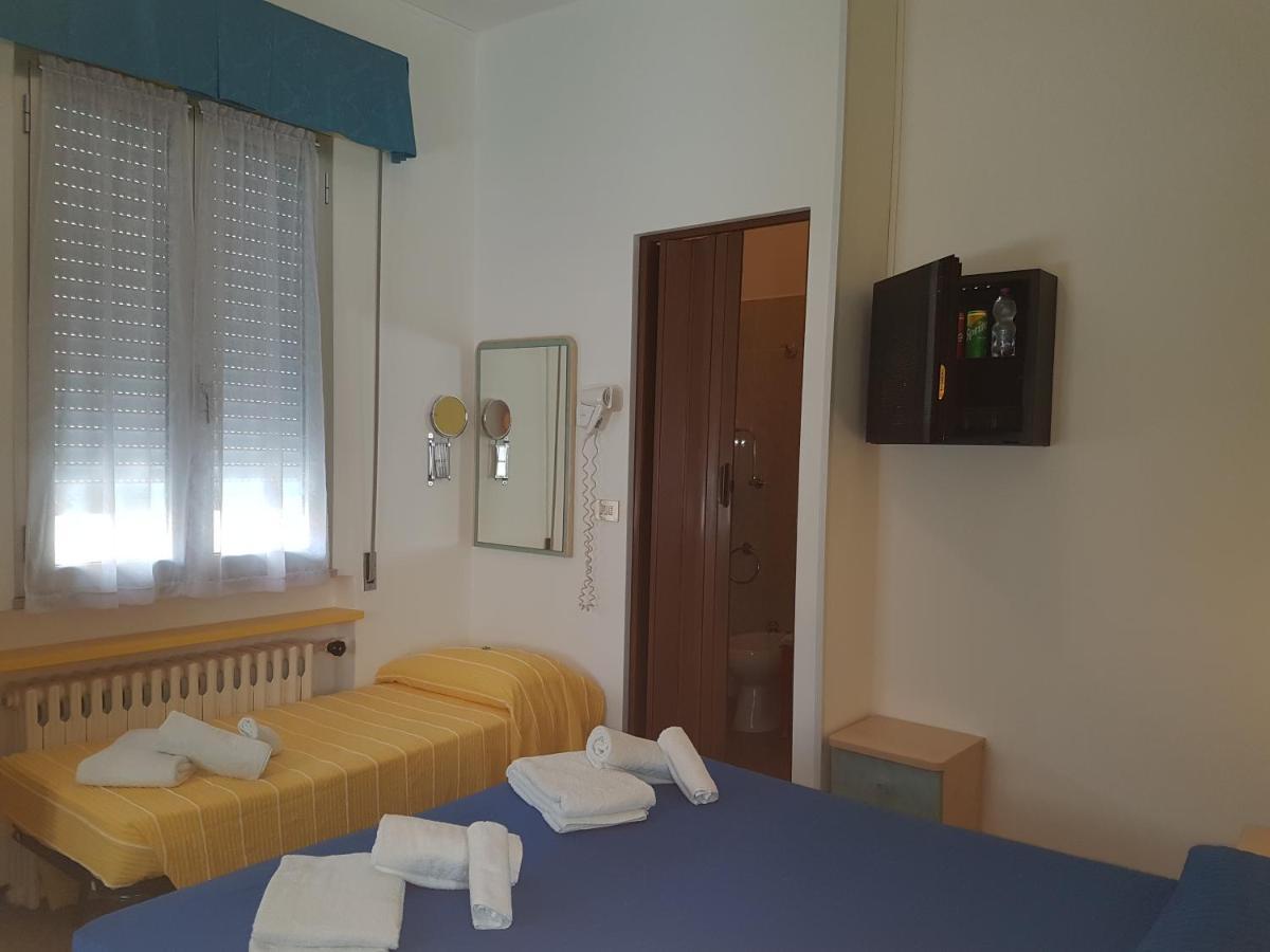 Hotel Villa Ersilia Rimini B&B Екстер'єр фото