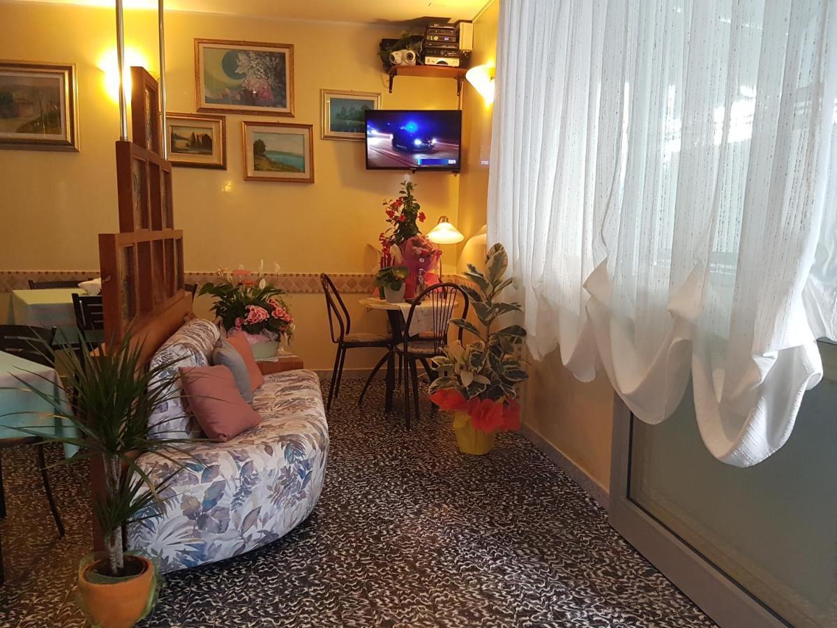 Hotel Villa Ersilia Rimini B&B Екстер'єр фото
