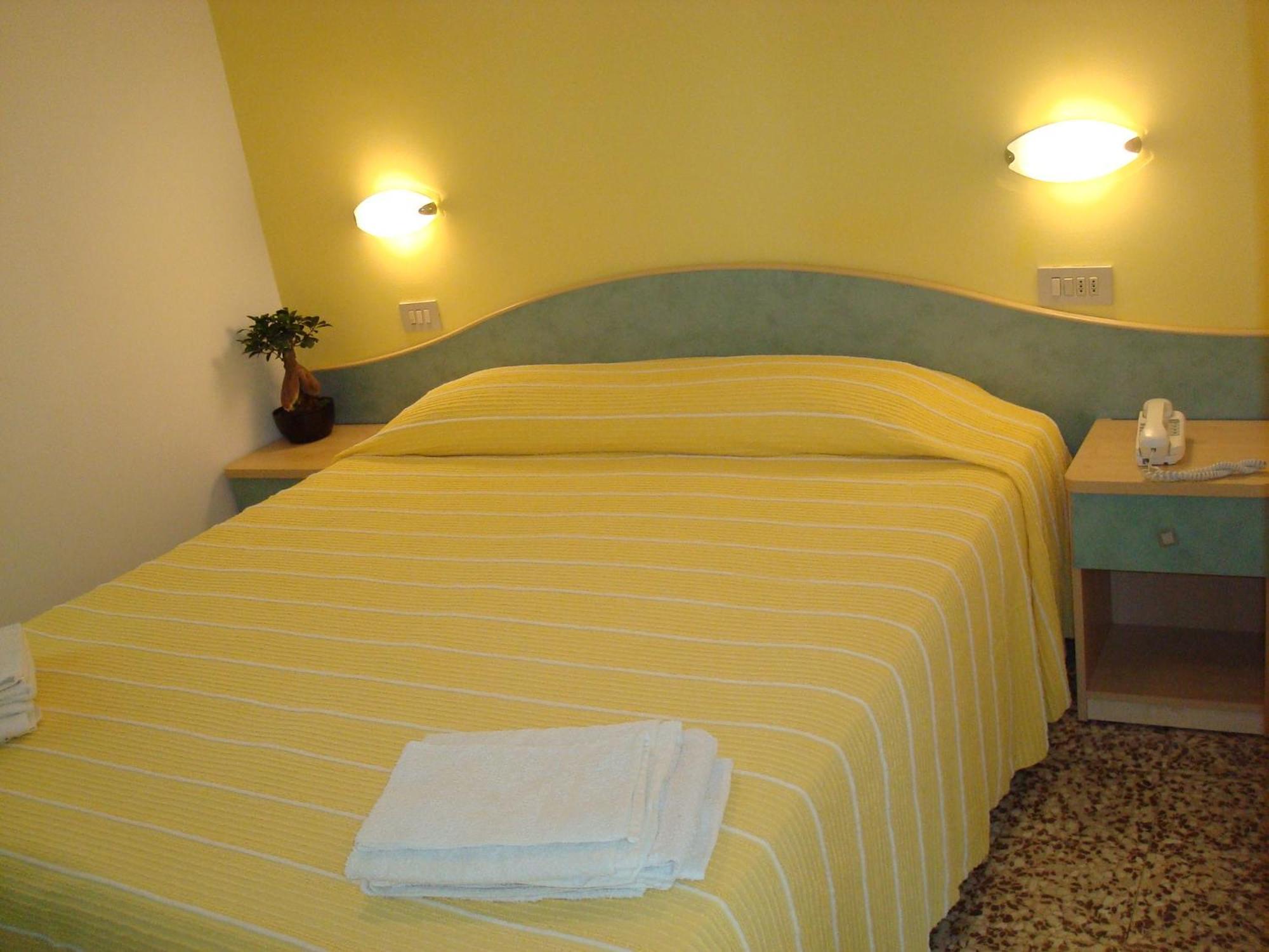 Hotel Villa Ersilia Rimini B&B Екстер'єр фото