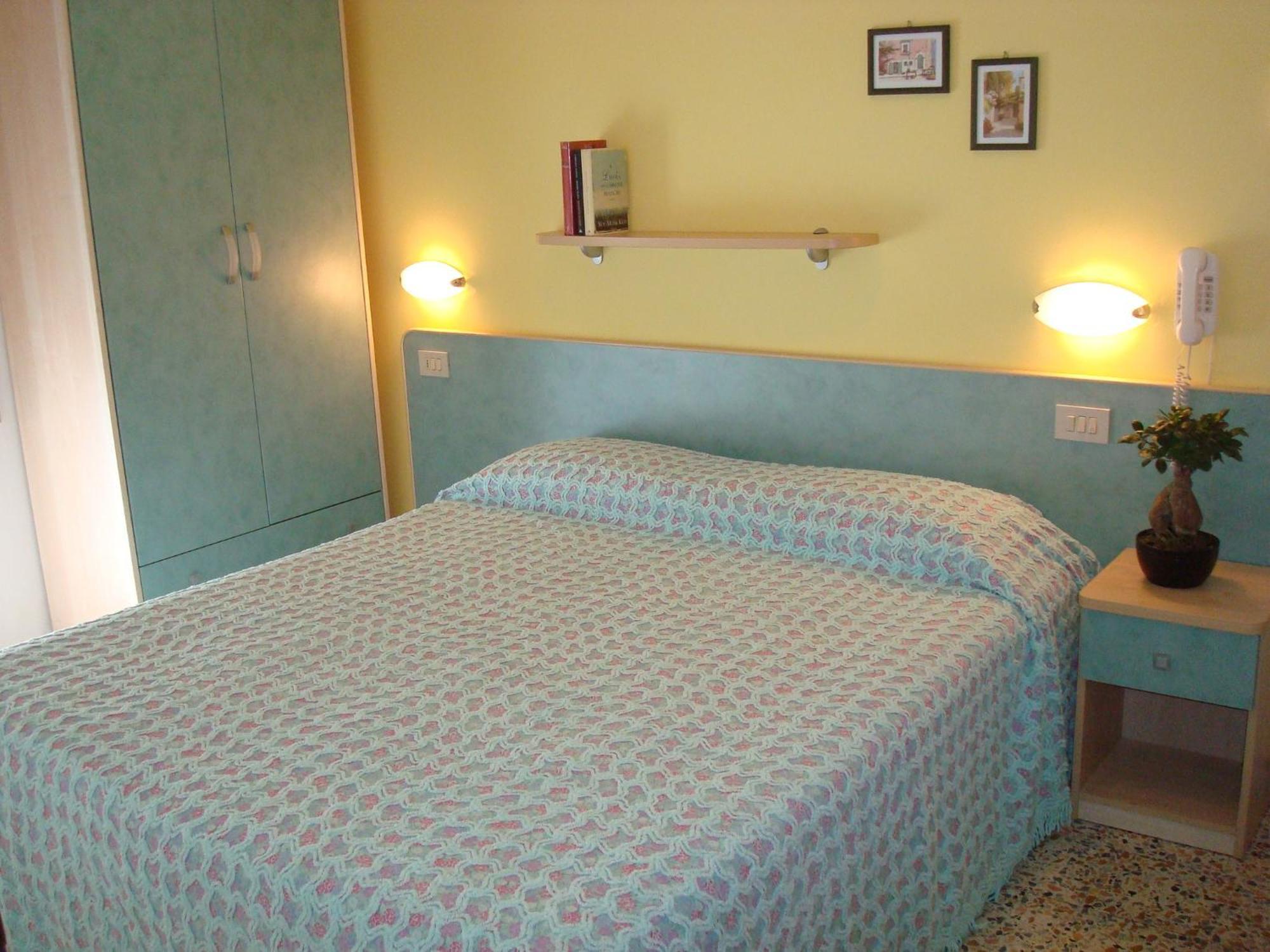 Hotel Villa Ersilia Rimini B&B Екстер'єр фото