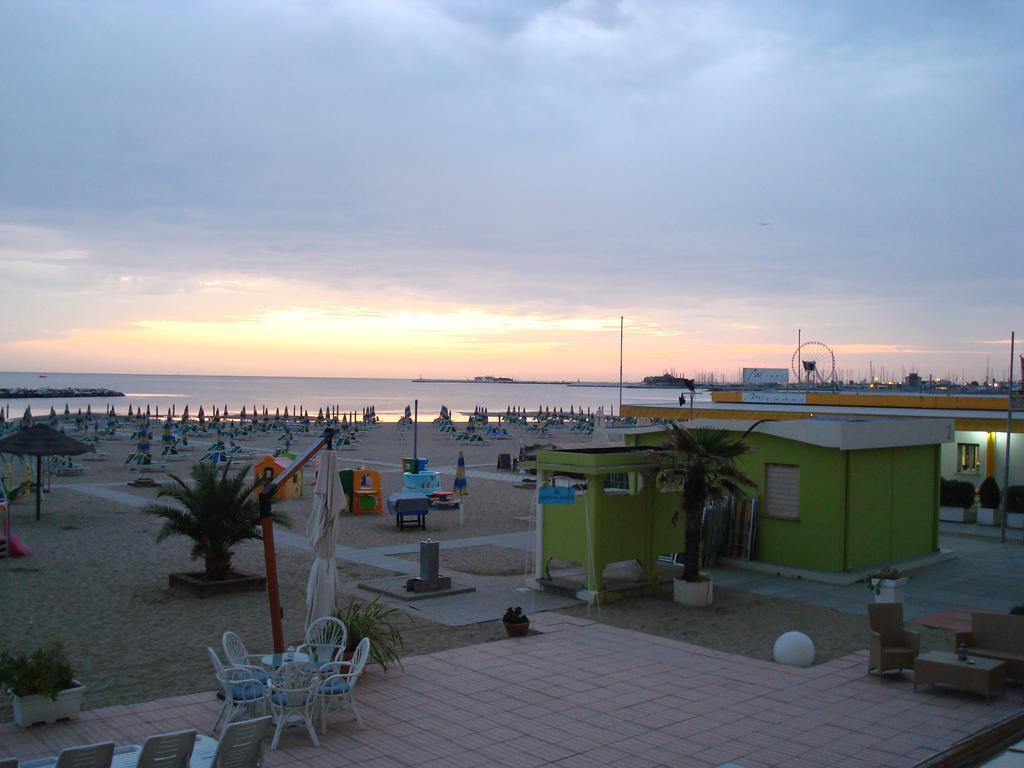Hotel Villa Ersilia Rimini B&B Екстер'єр фото
