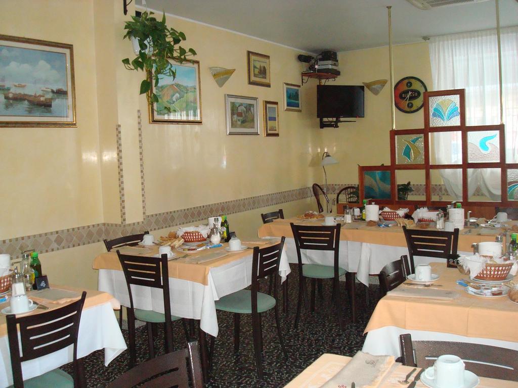 Hotel Villa Ersilia Rimini B&B Екстер'єр фото