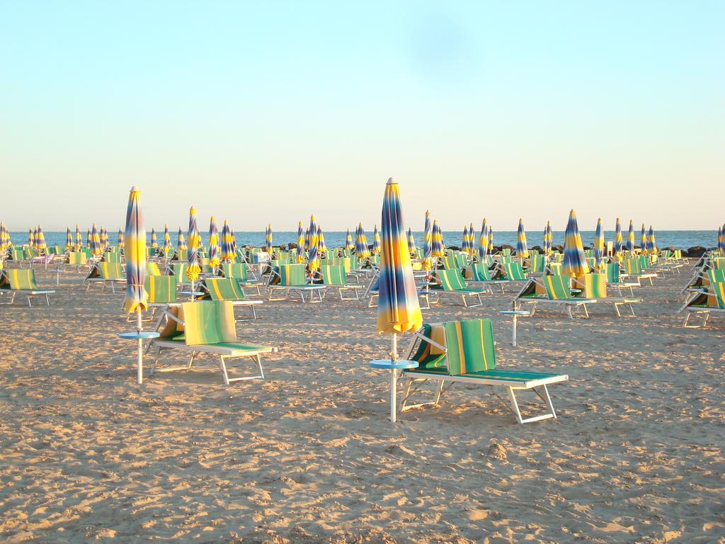 Hotel Villa Ersilia Rimini B&B Екстер'єр фото
