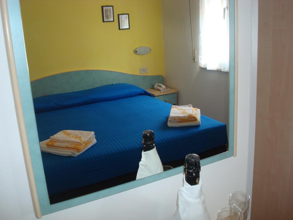 Hotel Villa Ersilia Rimini B&B Екстер'єр фото