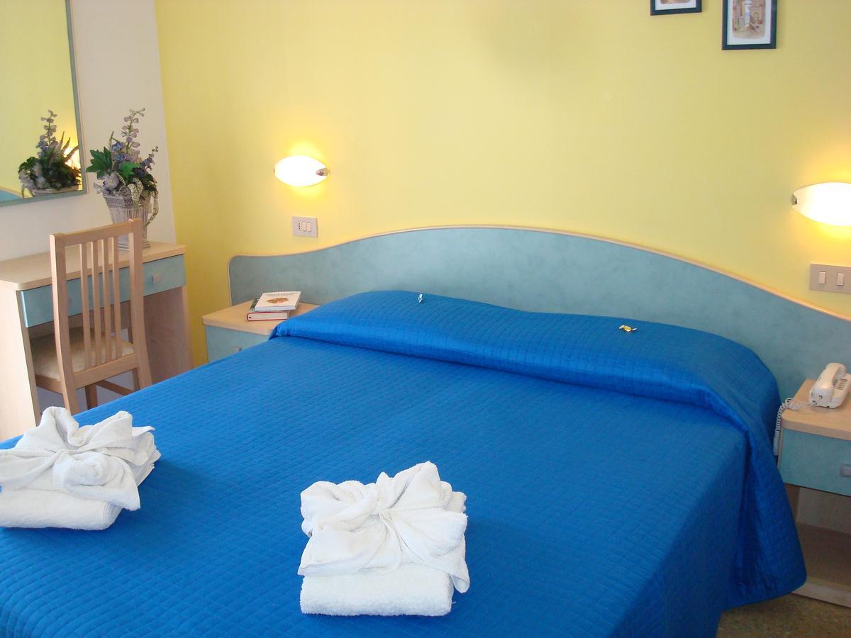 Hotel Villa Ersilia Rimini B&B Екстер'єр фото