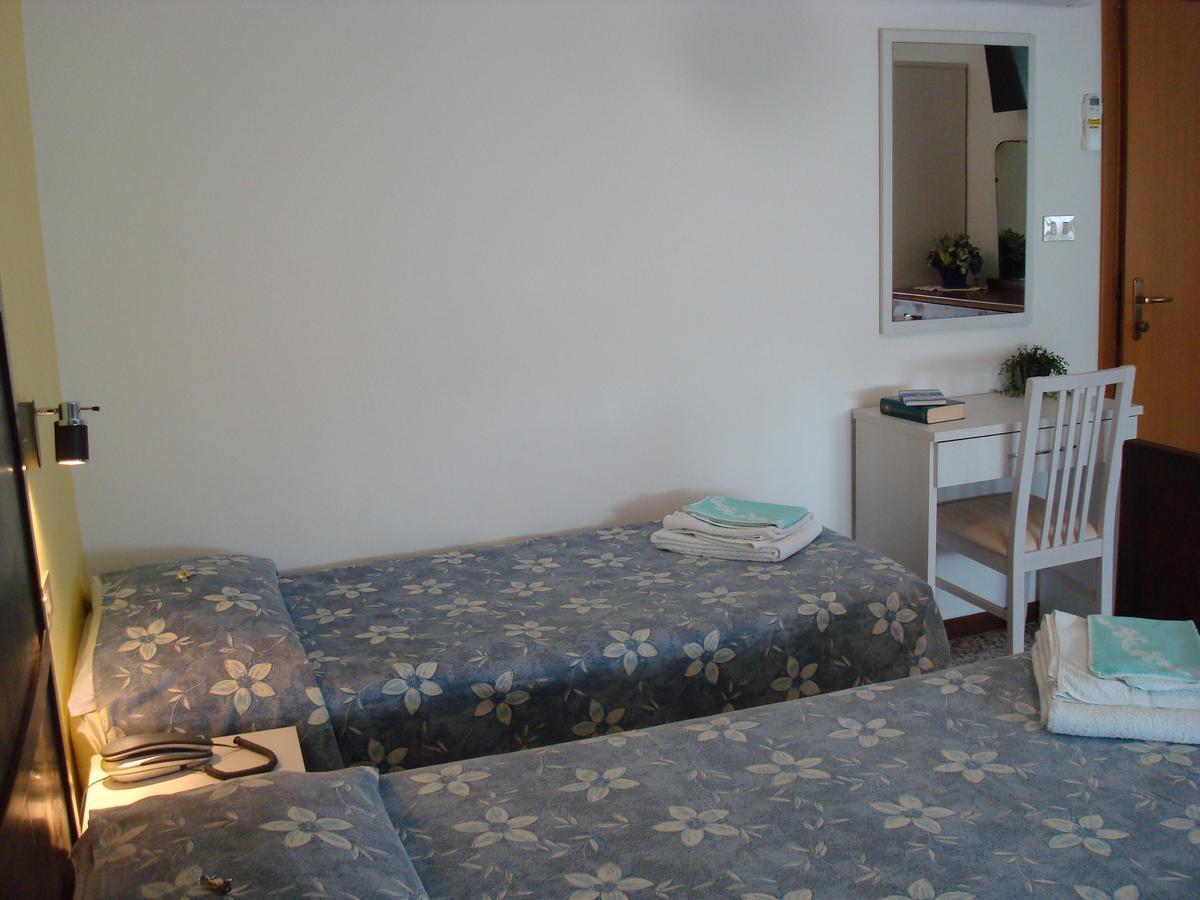 Hotel Villa Ersilia Rimini B&B Екстер'єр фото