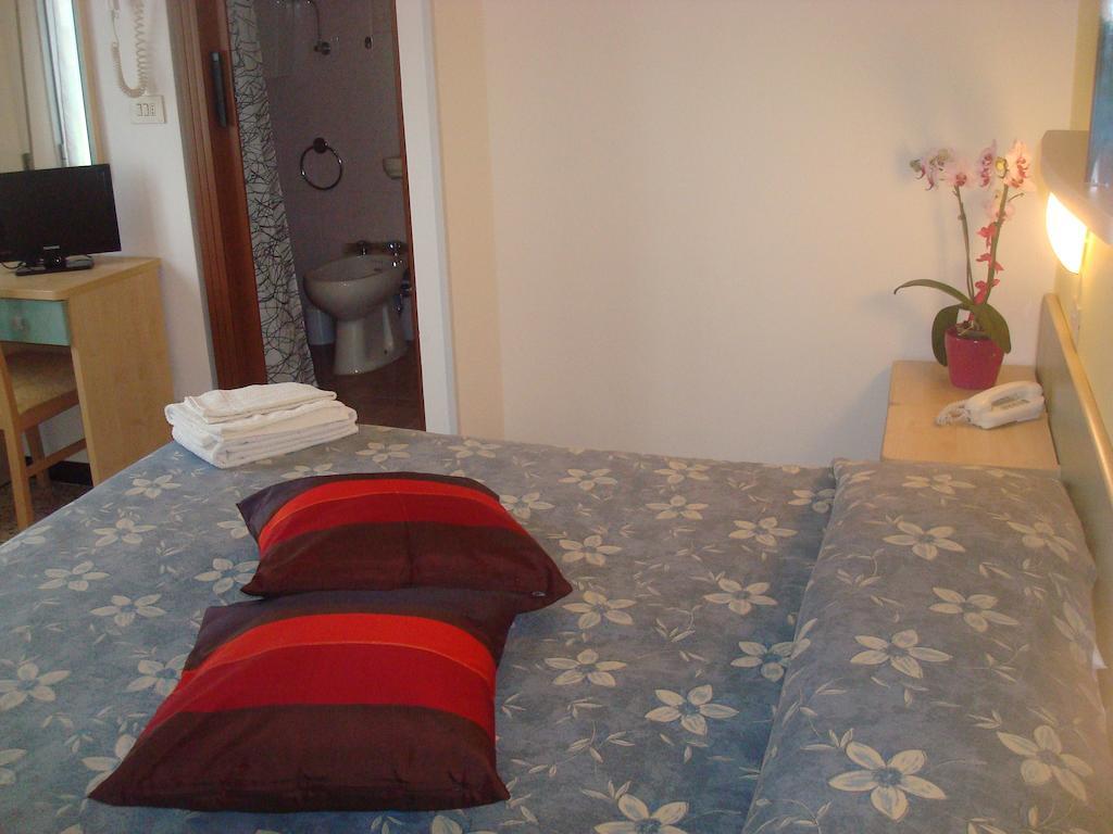 Hotel Villa Ersilia Rimini B&B Екстер'єр фото