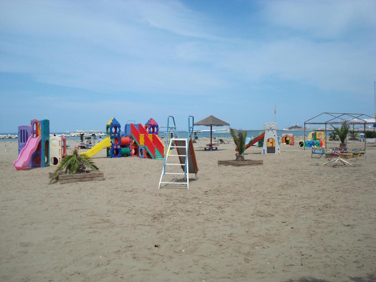 Hotel Villa Ersilia Rimini B&B Екстер'єр фото