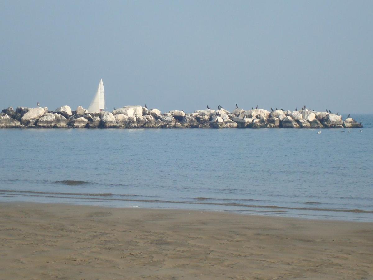 Hotel Villa Ersilia Rimini B&B Екстер'єр фото